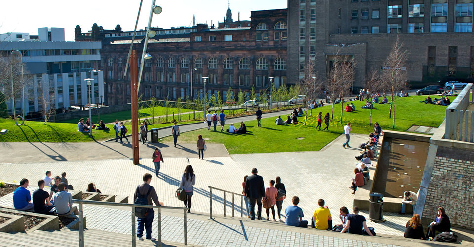 Strathclyde to pay the living wage